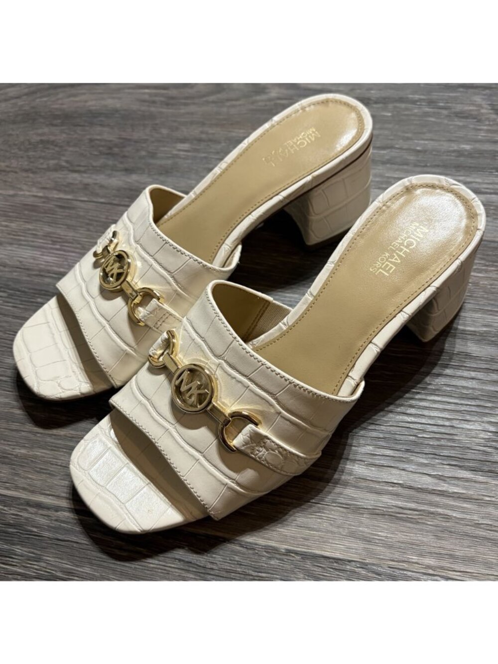 Michael Kors Size 7 Cream Croc Embossed Block Heel Slide Sandals Gold Hardware - Picture 2 of 12
